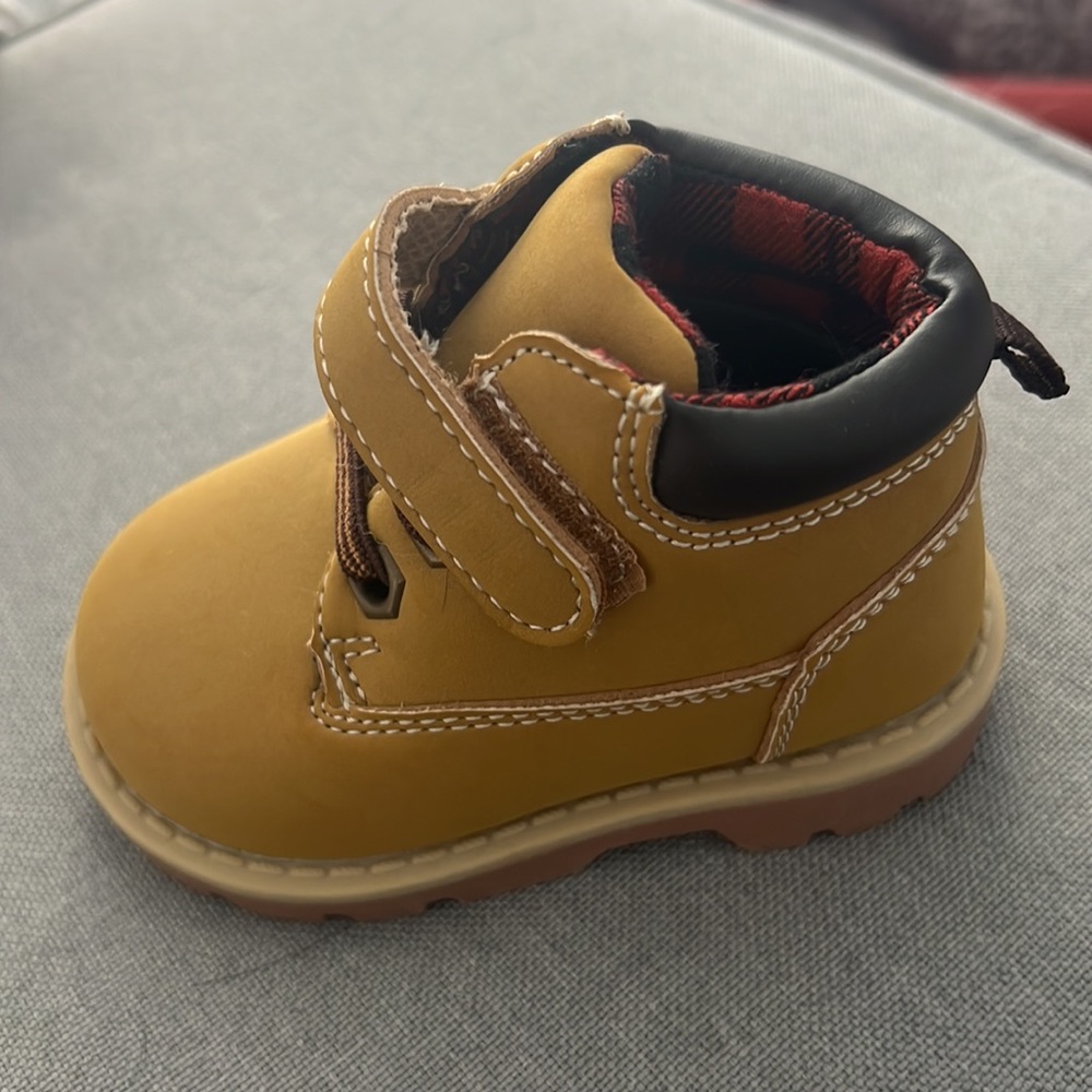 Size 3 timberline boots - Picture 2 of 3